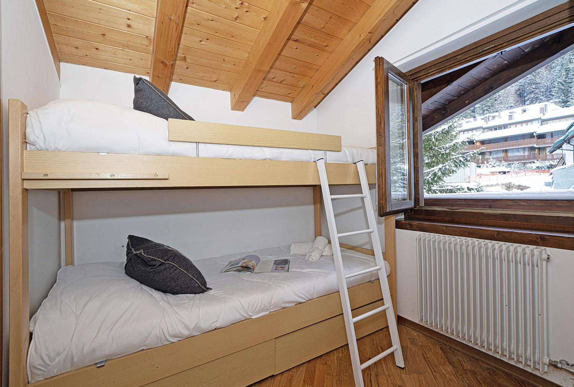 Penthouse Center Madonna Di Campiglio Vn2 Apartment Exterior photo